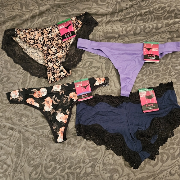 Maidenform Other - NWT 4 Pack Maidenform Panties - Size 7/Lg